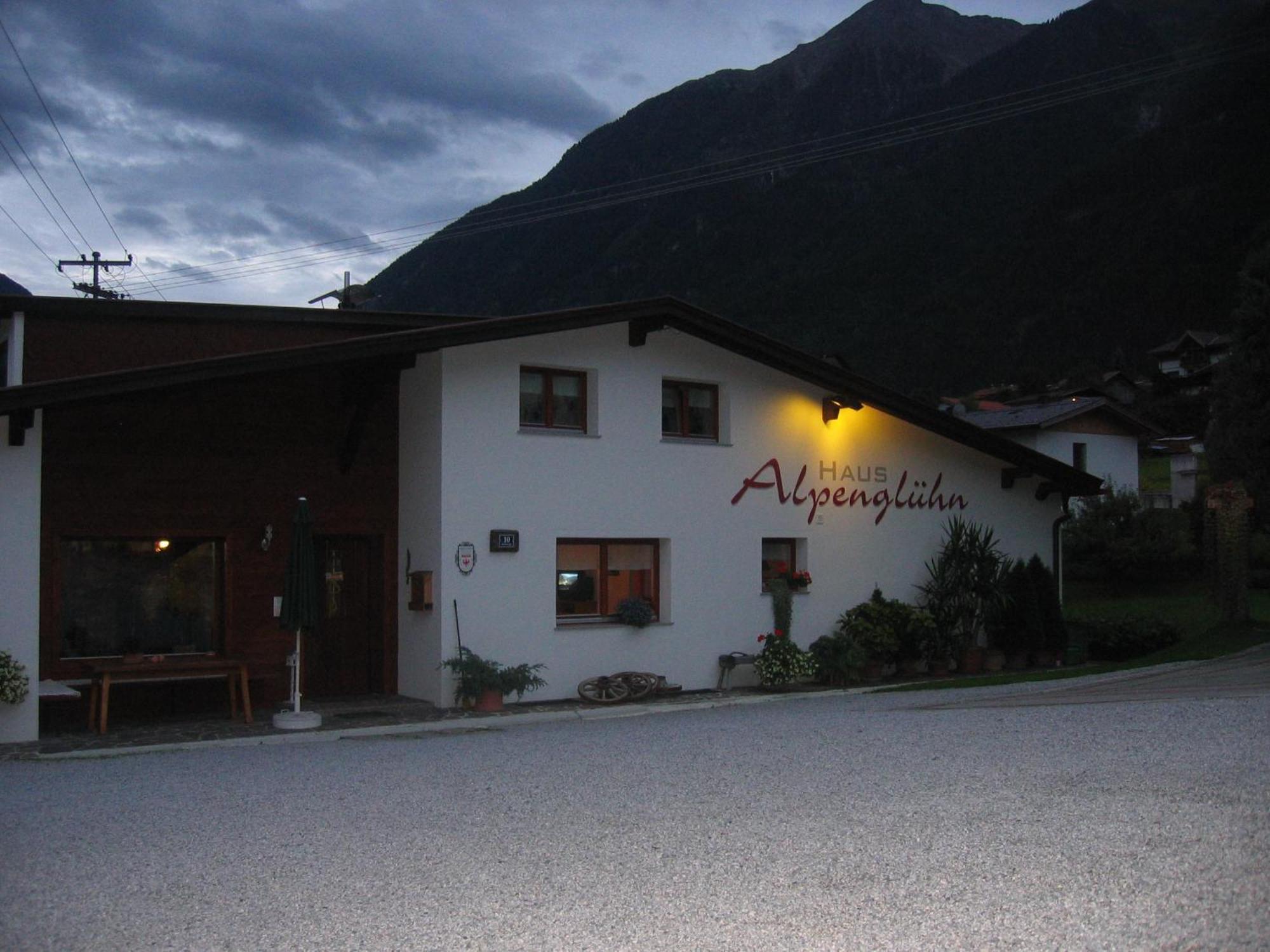 Hotel Haus Alpengluehn à Sautens Extérieur photo