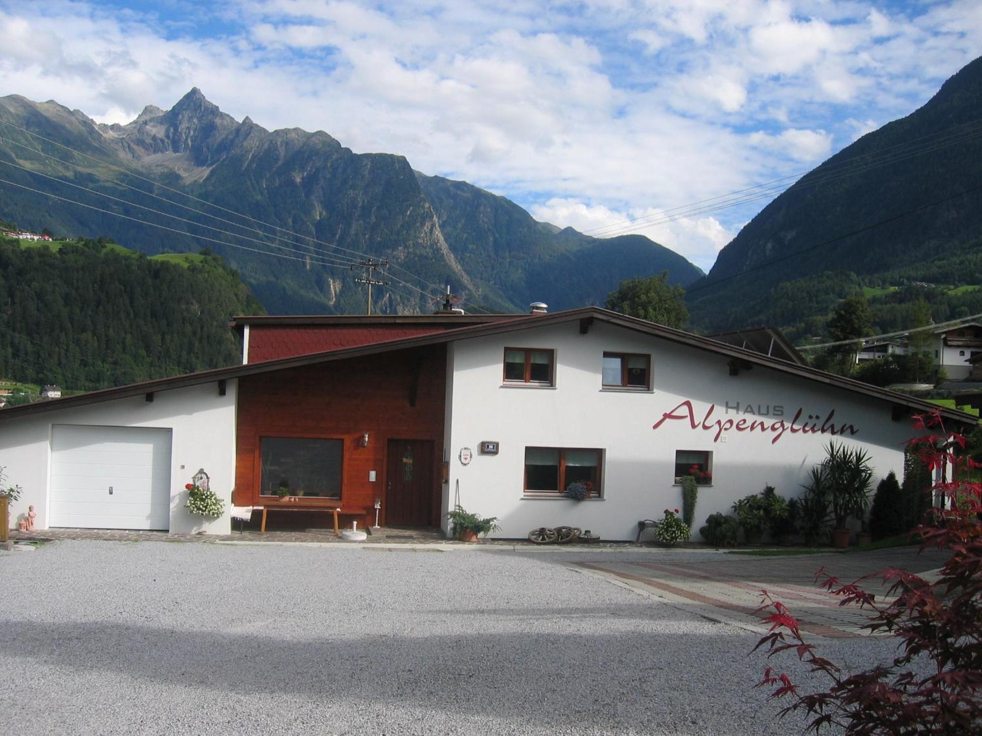 Hotel Haus Alpengluehn à Sautens Extérieur photo